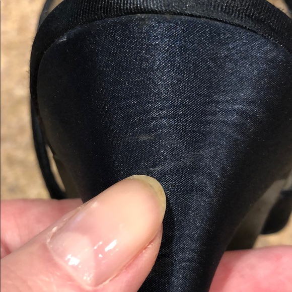 Kelli & Katie Navy Blue Fabric Upper Heels Size 7 - Picture 10 of 16